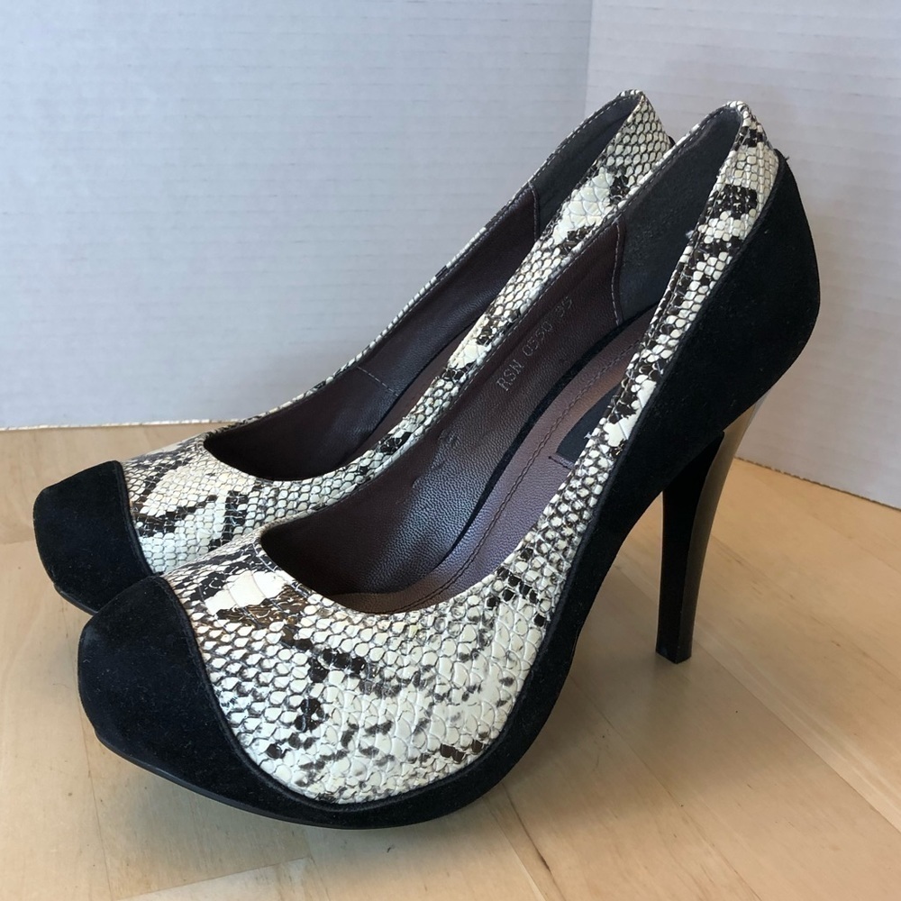 Amori Snakeprint Heels Made in Malaysia-Size 35/4.5-Never worn!
